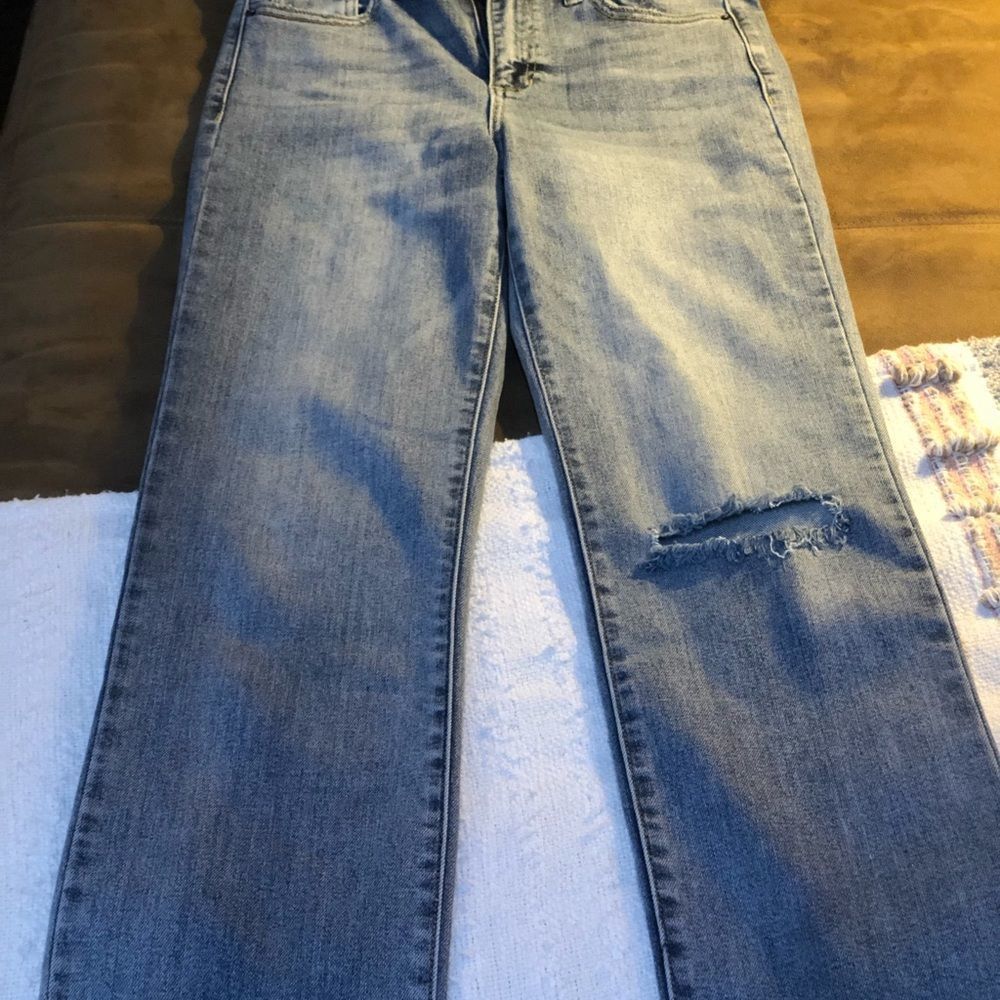 Boyfriend sneek peek size 5 jeans; worn once ( one rip in knee bought that way! - Picture 2 of 10